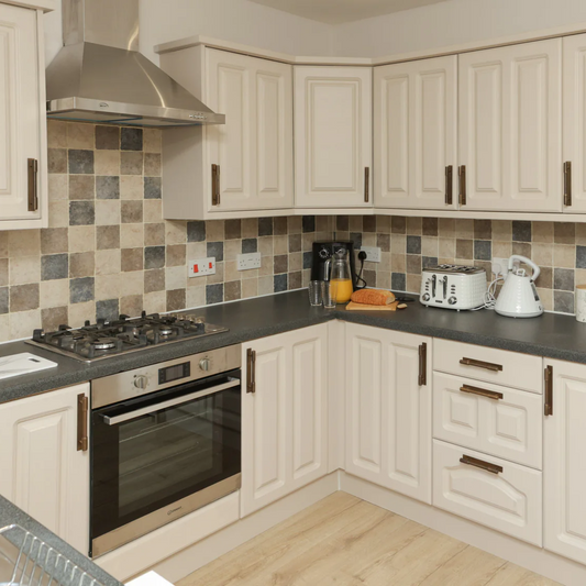 Gold vs Brass: How To Choose the Perfect Finish for Your Cabinet Hardware
