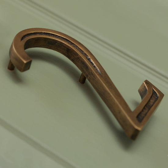 Premium Floating Engraved House Numbers in Heritage Finish 0-9 - Brass bee