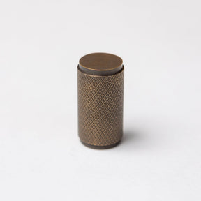 Solid Brass Curved Knurled Kitchen Pull Handles & Knobs - Brass bee