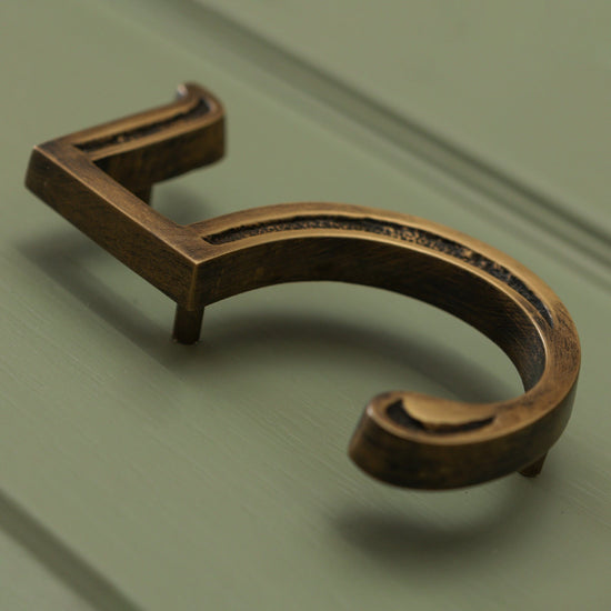 Premium Floating Engraved House Numbers in Heritage Finish 0-9 - Brass bee