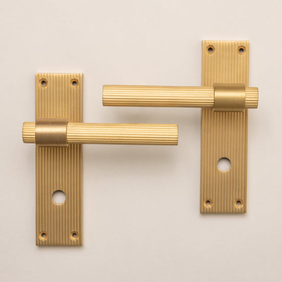 Satin Brass Straight Knurled Lever Handles - Solid Brass - Brass bee