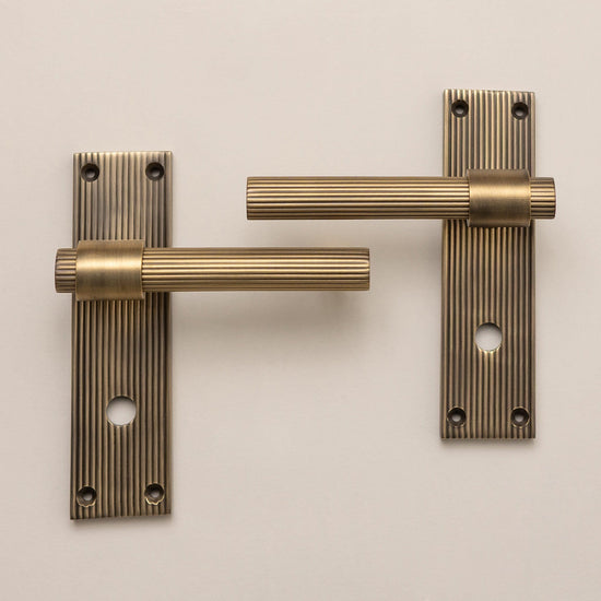 Antique Brass Straight Knurled Lever Handles - Solid Brass - Brass bee