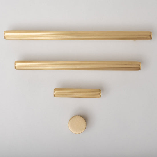 Solid Brass Straight Knurled Kitchen Pull Handles & Knobs - Satin Brass Finish - Brass bee