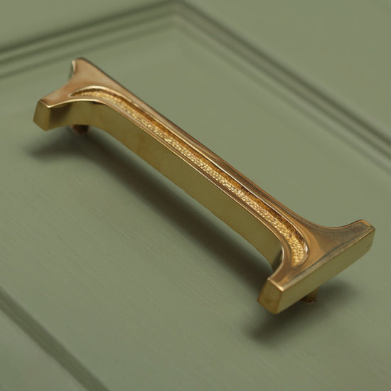 Premium Floating Engraved House Numbers in Polished Brass Finish 0-9 - Brass bee
