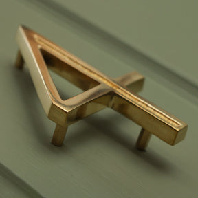 Premium Floating Engraved House Numbers in Polished Brass Finish 0-9 - Brass bee