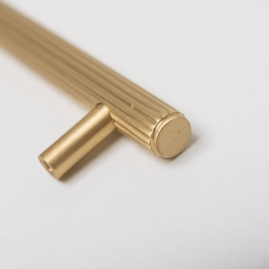 Solid Brass Straight Knurled Kitchen Pull Handles & Knobs - Satin Brass Finish - Brass bee