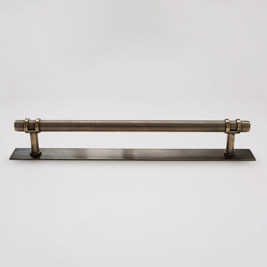 Solid Brass Knurled Kitchen Pull Handles & Knobs - Brass bee