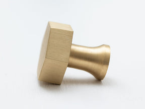 Brass hexagonal knob - Light - Brass bee