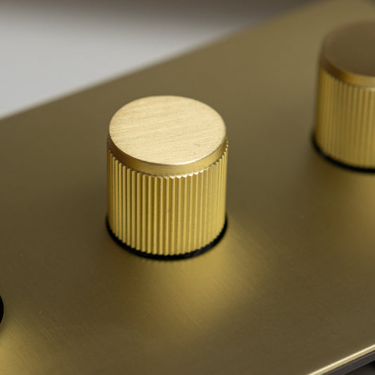 Straight Knurled 4 Gang 2 Way Leading Edge Dimmer Switch in Satin Brass – Brass Bee