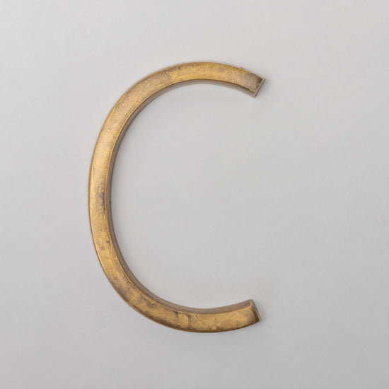 Premium Floating Plain House Numbers in Heritage Finish 0-9 - Brass bee