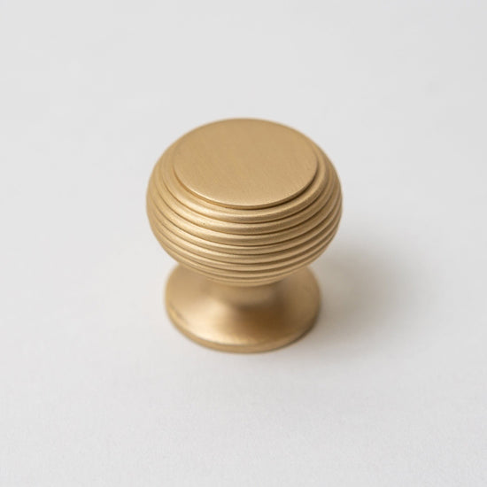 Solid Brass Kitchen Beehive Cabinet Knobs 30mm - Brass bee