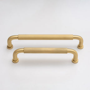 Solid Brass Curved Knurled Kitchen Pull Handles & Knobs - Brass bee