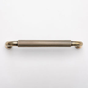 Solid Brass Curved Knurled Kitchen Pull Handles & Knobs - Brass bee
