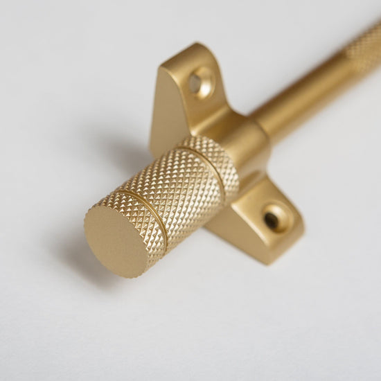 Knurled Stair Rods with Piston Finials - 725mm - Brass bee