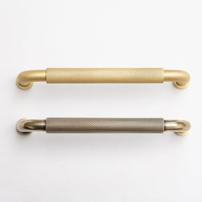 Solid Brass Curved Knurled Kitchen Pull Handles & Knobs - Brass bee