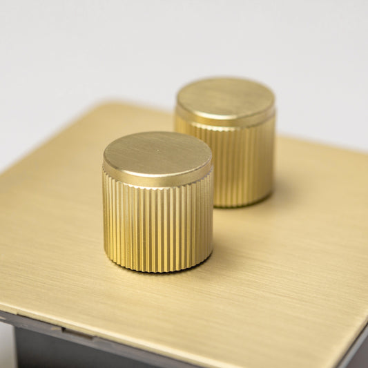 Straight Knurled 2 Gang 2 Way Leading Edge Dimmer Switch in Satin Brass – Brass Bee