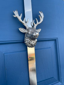 Highland Stag Wreath Hanger - Chrome Finish - Brass bee