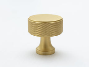 Brass round knurled knob with border at top and bottom - Brass bee
