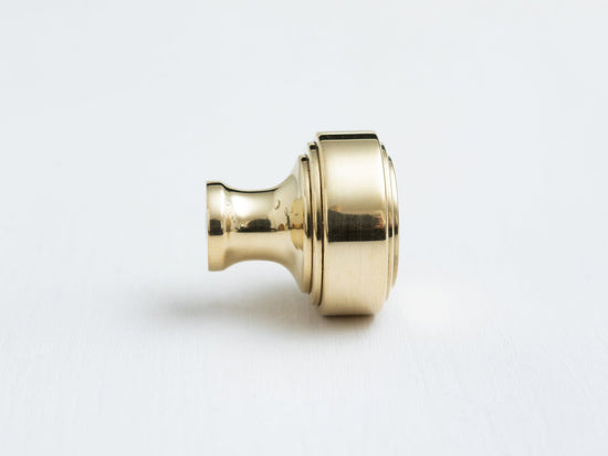 Solid Brass Kitchen Pull Handles & Knobs | Stepped Design - Brass bee