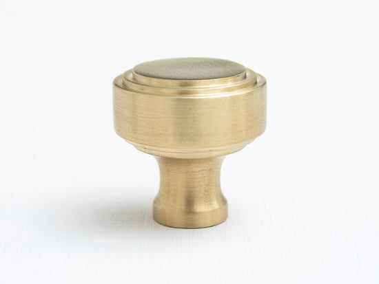Solid Brass Kitchen Pull Handles & Knobs | Stepped Design - Brass bee