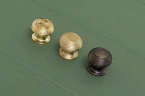 HORTORUM Solid Brass Beehive Cabinet Knobs 30mm - Brass bee