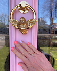 Bumble Bee Ring Brass Door Knocker - Brass Finish - Brass bee