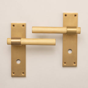 Satin Brass Straight Knurled Lever Handles - Solid Brass - Brass bee