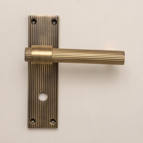 Antique Brass Straight Knurled Lever Handles - Solid Brass - Brass bee