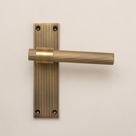 Antique Brass Straight Knurled Lever Handles - Solid Brass - Brass bee