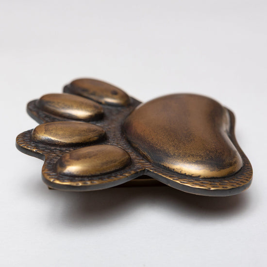 Brass Dog/Cat PAW Door Knocker - Heritage Finish - Brass bee
