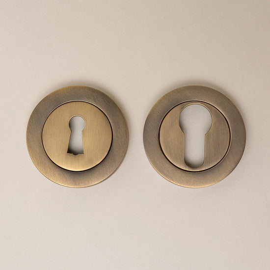 Antique Brass Straight Knurled Lever Handles - Solid Brass - Brass bee