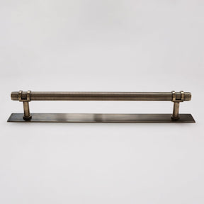 Solid Brass Knurled Kitchen Pull Handles & Knobs - Brass bee