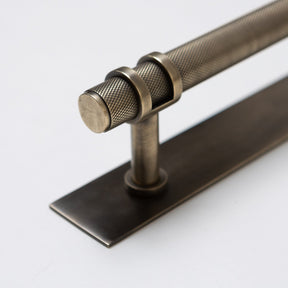 Solid Brass Knurled Kitchen Pull Handles & Knobs - Brass bee