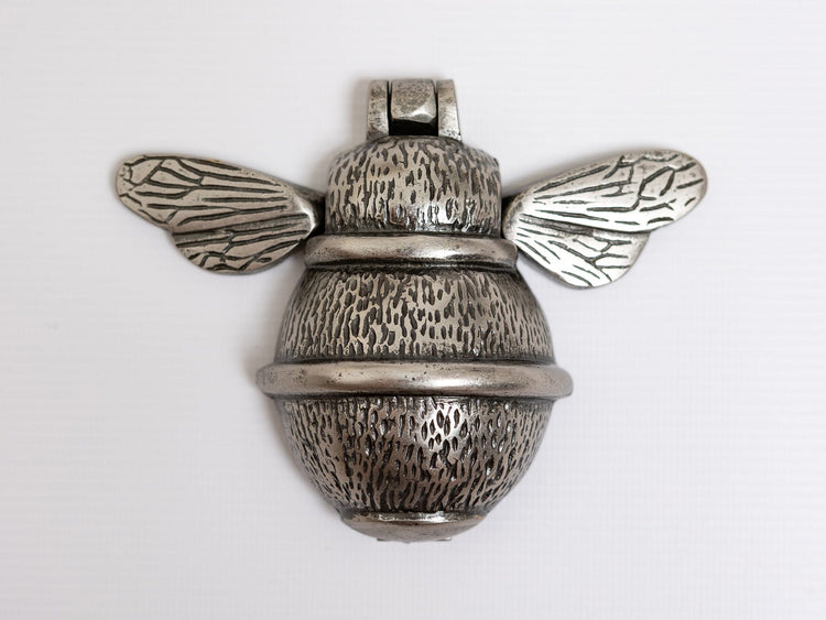 Iron Bee Door Knockers - Brass bee