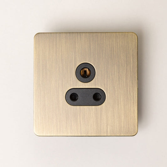 5A Unswitched Socket – Antique Brass