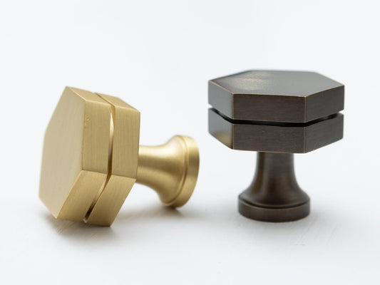 Brass hexagonal knob with a cut at centre - Brass bee