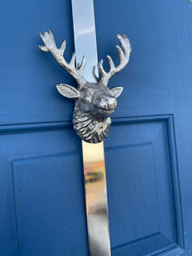 Highland Stag Wreath Hanger - Chrome Finish - Brass bee