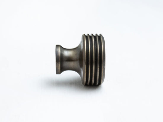 Solid Brass Kitchen Pull Handles & Knobs | Reeded Design - Brass bee