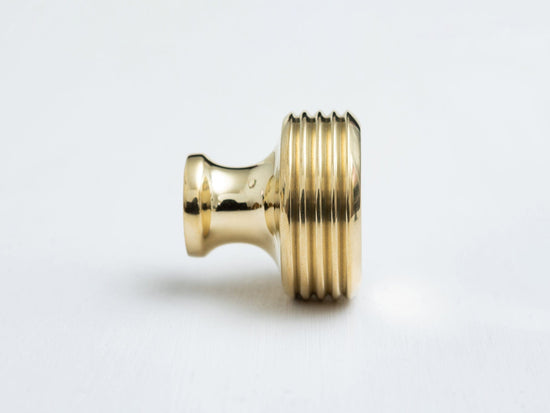 Solid Brass Kitchen Pull Handles & Knobs | Reeded Design - Brass bee