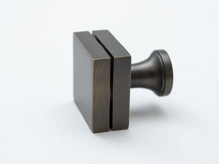 Brass square knob with a cut at centre - Brass bee
