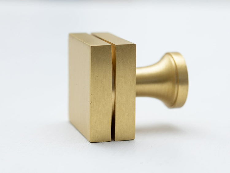 Brass square knob with a cut at centre - Brass bee