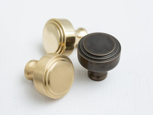 Solid Brass Kitchen Pull Handles & Knobs | Stepped Design - Brass bee