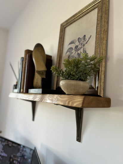 Antique Brass Shelf Brackets - Heavy Duty Solid Brass - Brass bee