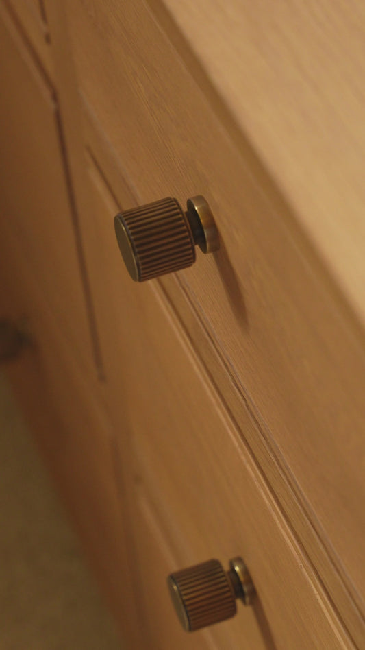 Solid Brass Straight Knurled Kitchen Pull Handles & Knobs - Antique Brass Finish