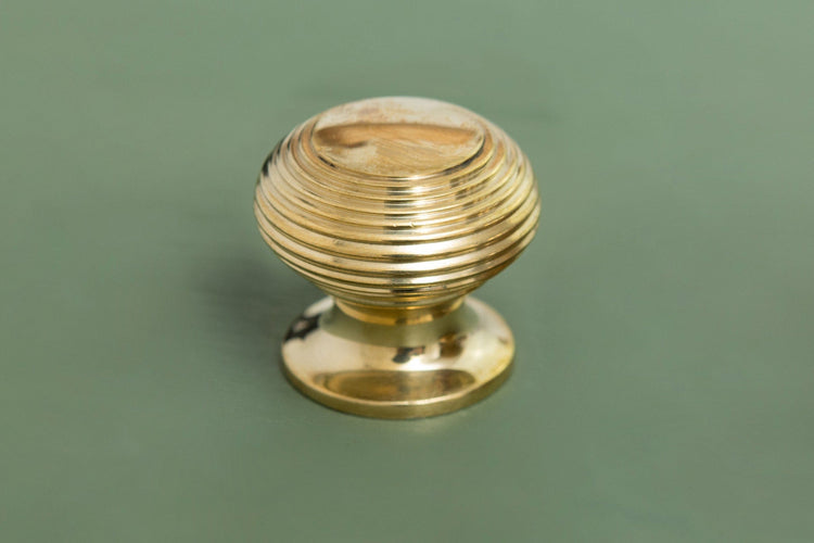 HORTORUM Solid Brass Beehive Cabinet Knobs 30mm - Brass bee