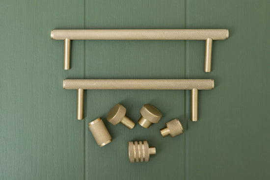 APIDAE Solid Brass Knurled Pull Handles & Knobs - Satin Brass - Brass bee