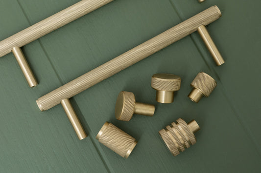 APIDAE Solid Brass Knurled Pull Handles & Knobs - Satin Brass - Brass bee