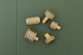 APIDAE Solid Brass Knurled Pull Handles & Knobs - Satin Brass - Brass bee