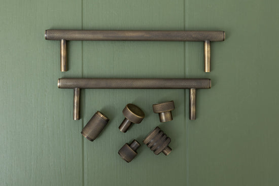 APIDAE Solid Brass Knurled Pull Handles & Knobs - Antique Brass - Brass bee