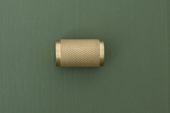 APIDAE Solid Brass Knurled Pull Handles & Knobs - Satin Brass - Brass bee